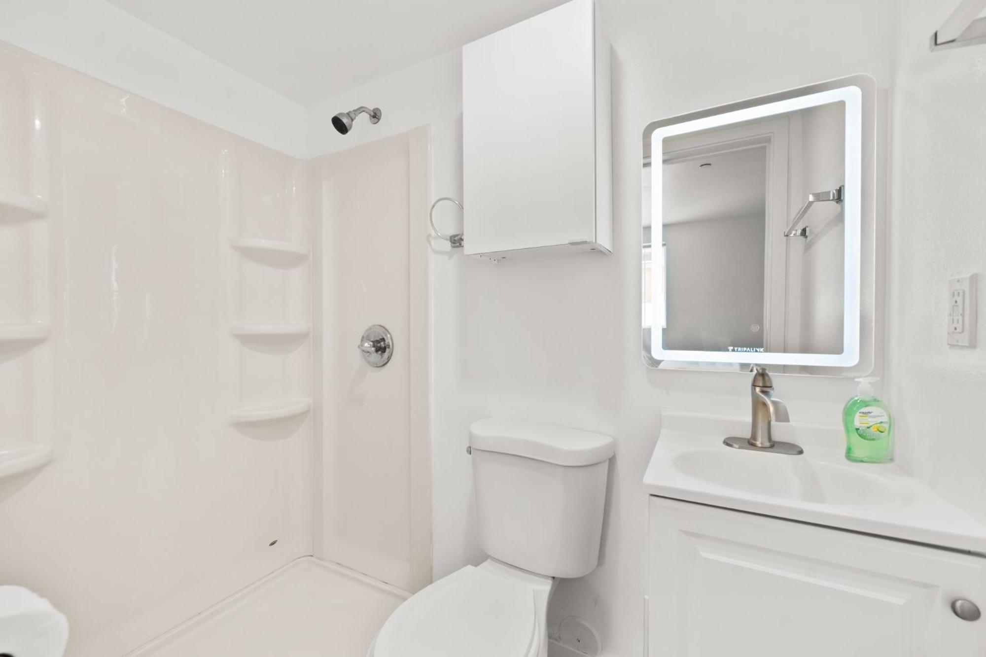 Modern Getaway In The Heart Of La Near Usc, Private Room With Share Living Room And Kitchen Los Angeles Ngoại thất bức ảnh