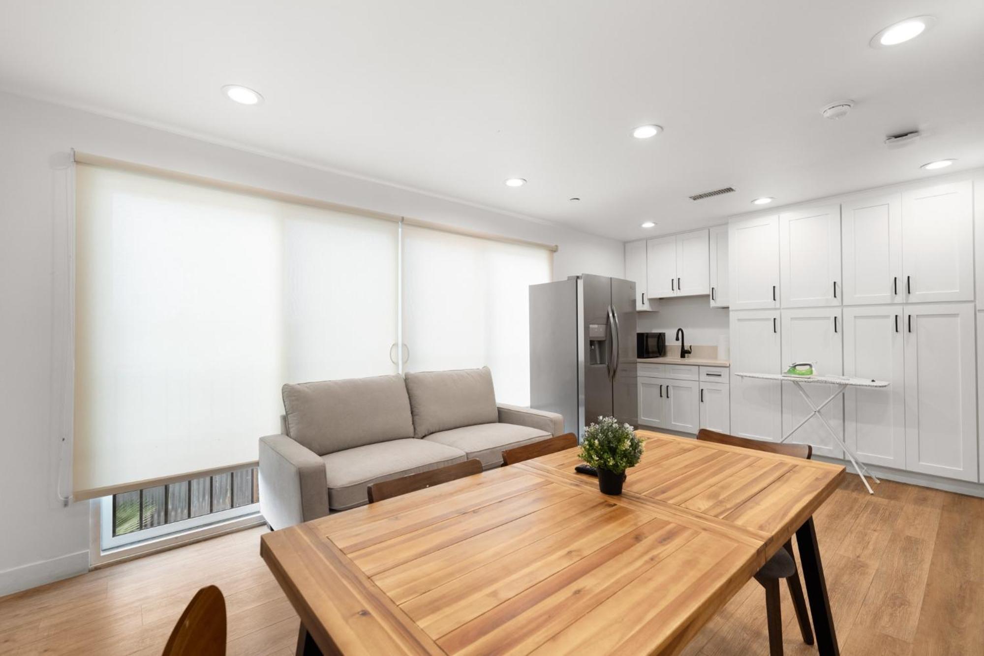 Modern Getaway In The Heart Of La Near Usc, Private Room With Share Living Room And Kitchen Los Angeles Ngoại thất bức ảnh