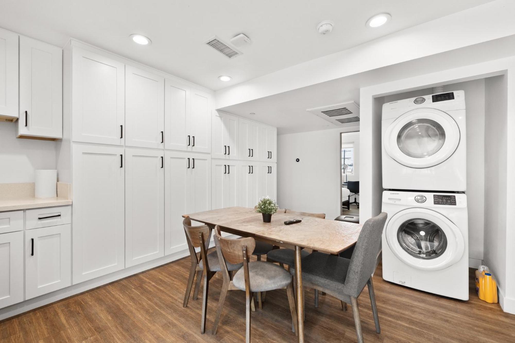 Modern Getaway In The Heart Of La Near Usc, Private Room With Share Living Room And Kitchen Los Angeles Ngoại thất bức ảnh